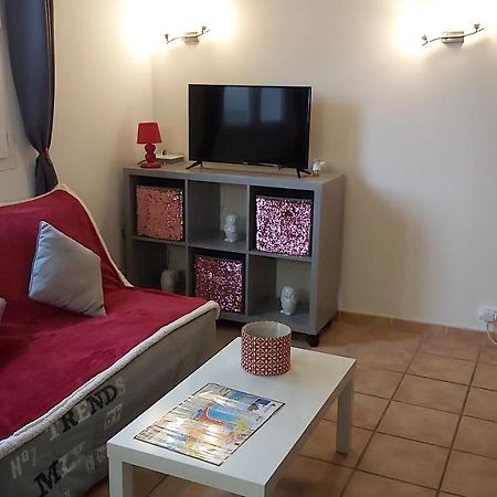 L'Appartement De L'Eglise Сен Мари де ла Мер Екстериор снимка