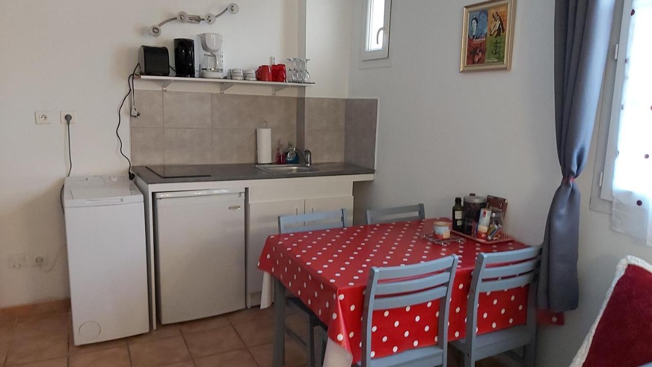L'Appartement De L'Eglise Сен Мари де ла Мер Екстериор снимка