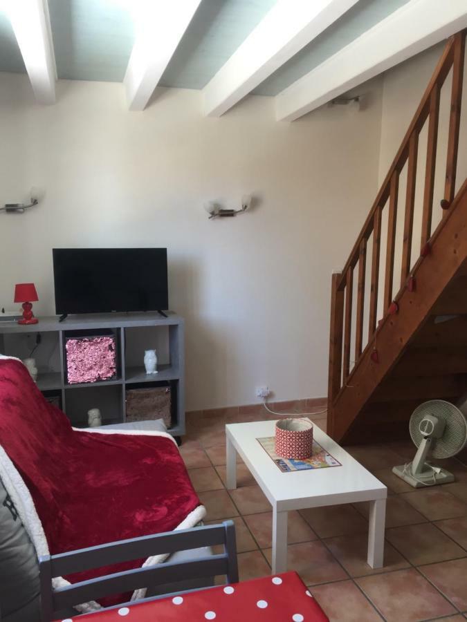 L'Appartement De L'Eglise Сен Мари де ла Мер Екстериор снимка